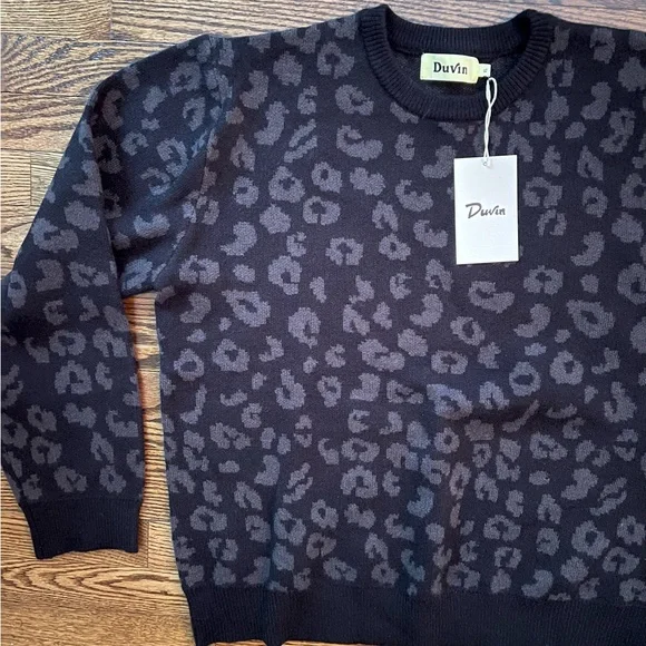 DUVIN MEN’S BLACK LEOPARD CREW KNIT SWEATER